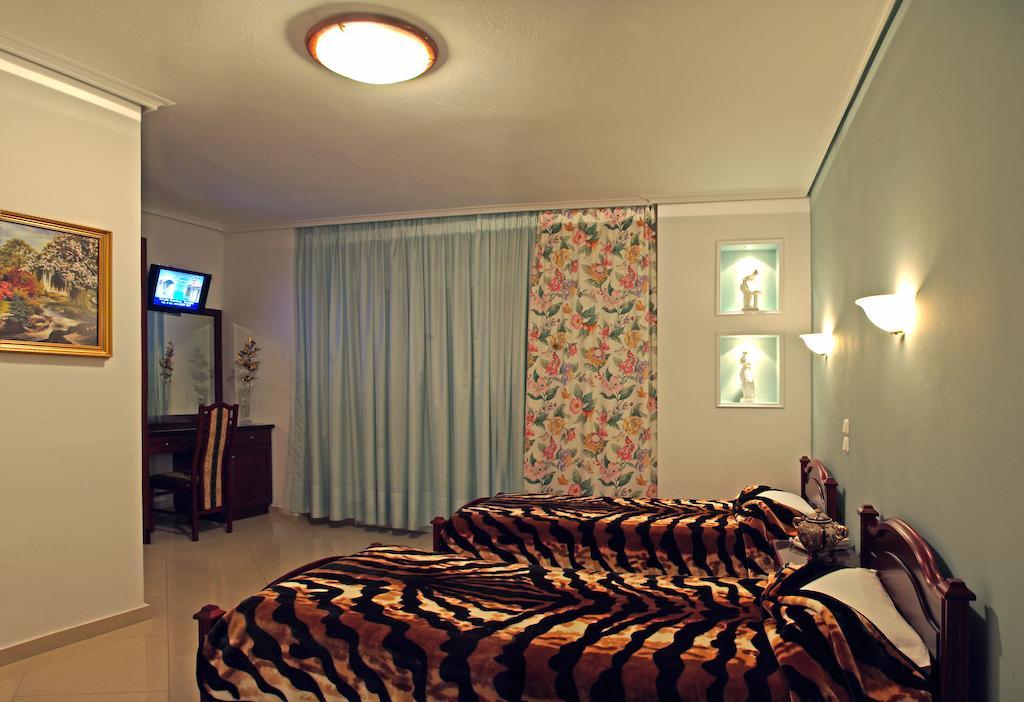 Hotel Chronis Paralía Chambre photo